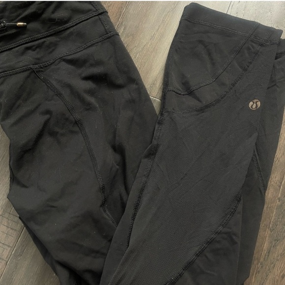 Lululemon Run Inspire Crop II Black Mesh Panel Leggings Size 4 - Picture 2 of 4